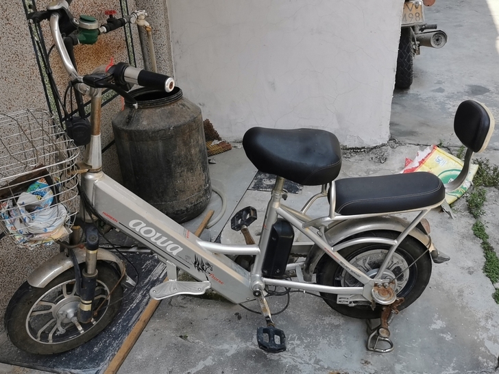 锂电池电动车48v12A拆车件18年合格国...