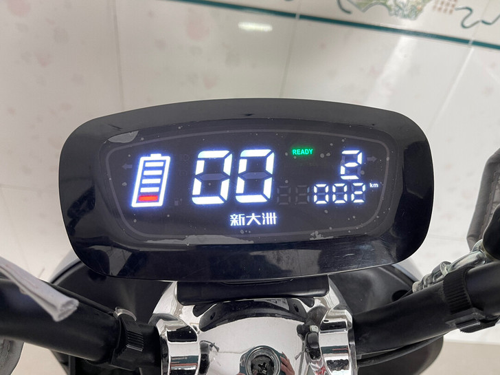新大洲电动车，跑外卖用的。