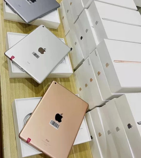 国行全套样机iPad带配件 2018款9....