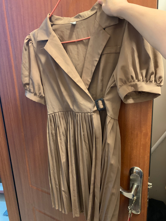西装款连衣裙，均码，料子非常柔软舒服的，随...