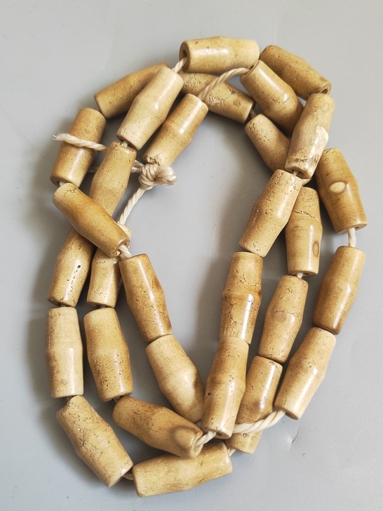 红山时期，红山文化，鸡骨白玉串，项链。喜欢...