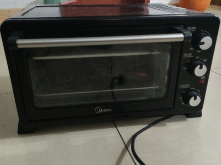 美的t3-252c烤箱，功能完好，极少使用...