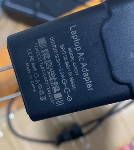 三个65W电源 一个Dell原装笔记本用的...