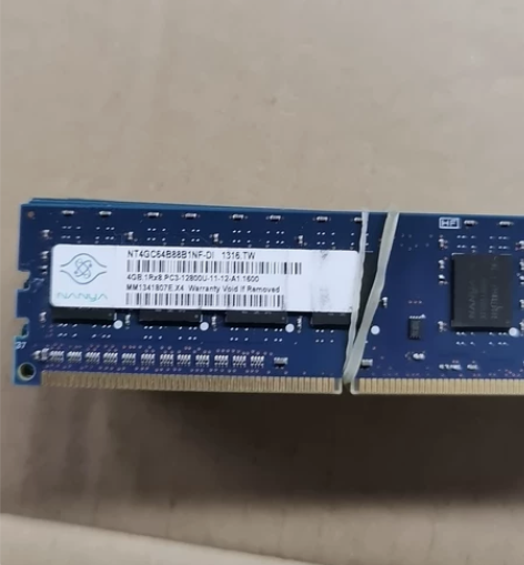 南亚D3 4G 1600台式机内存。 实物...