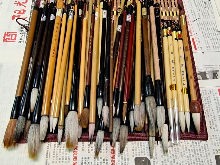 毛笔 八成新，有的全新
