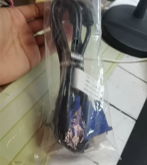 VGA数据线，买显示器的时候送的，同城自提...