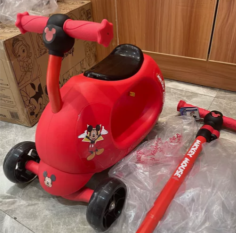 迪士尼四合一滑板车摇摇车滑行车 九成几新,...