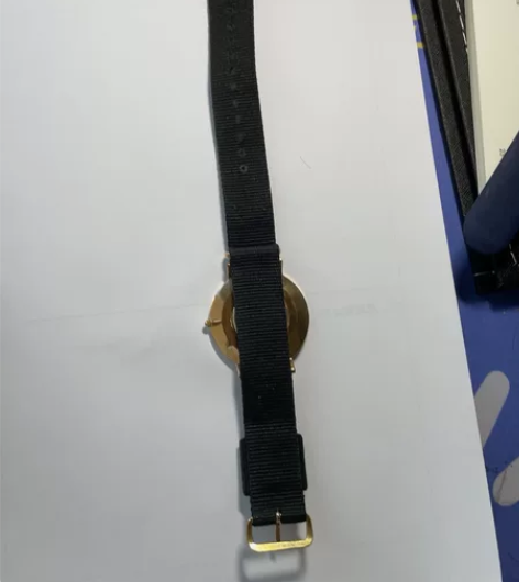 DW手表，过生日朋友送的，基本上没怎么戴过...