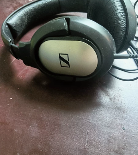 森海塞尔HD201头戴式耳机一副，以前嫌原...