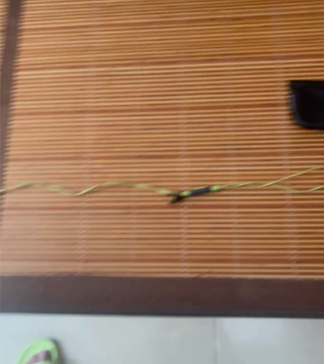 森海塞尔原装进口耳机,耳机接触头线有点脱皮...