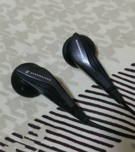 森海塞尔经典平头塞MX375，比MX500...