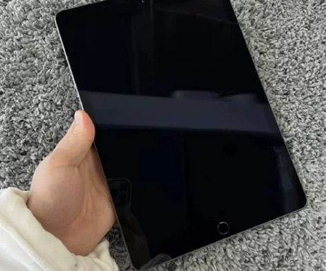 低价出iPad 款  128g ，价钱优惠...