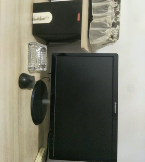 2010年的家用联想台式电脑，无拆分无修理...