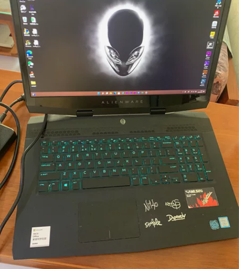 戴尔外星人 M17 I7 9750h  8...