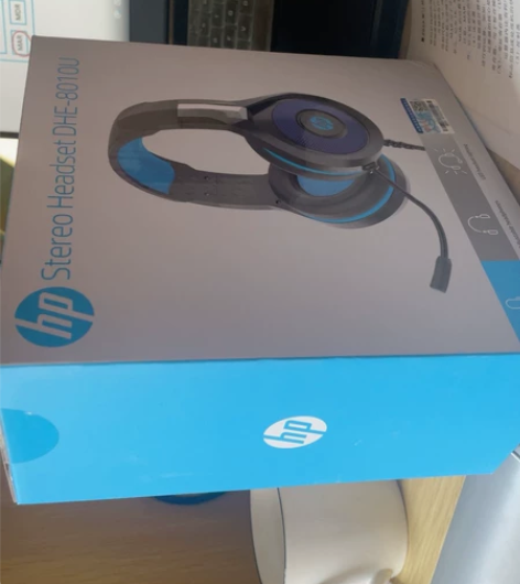 买来戴了一个月就丢着吃灰了，我四个耳机用不...