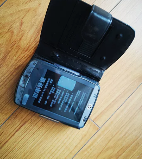 HP掌上电脑，闲置多年，电池已鼓包，出给喜...