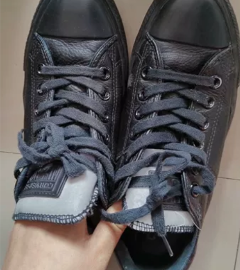 匡威正品休闲鞋,新旧如图37.5码,自穿磨...