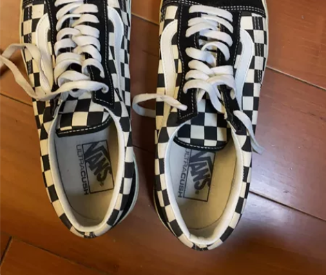 Vans，44码，喜欢买鞋，太多，穿不了了...