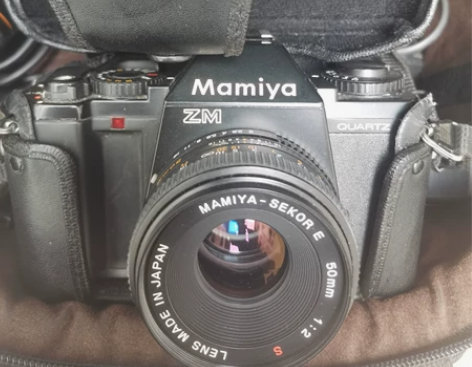 Mamiya相机，型号ZM，镜头尼康AF2...