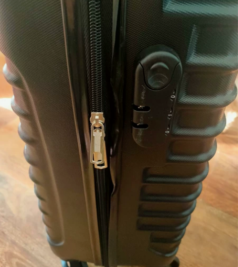 处理全新拉杆箱 买黄金赠送的 便宜处理...