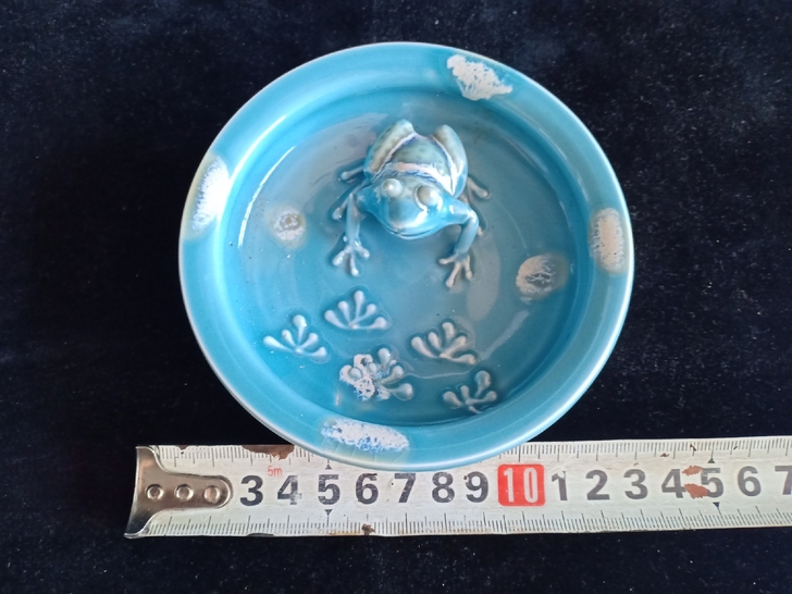 天蓝色釉青蛙文房器皿。喜欢的朋友联系。