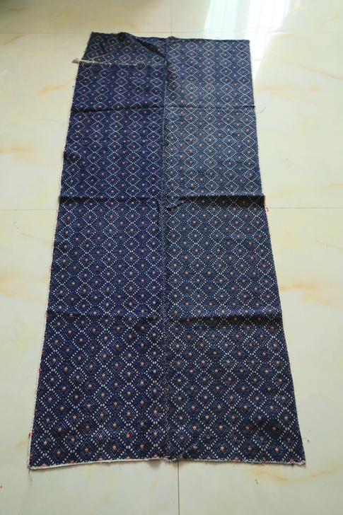 精美素色壮族织锦，尺寸143*96