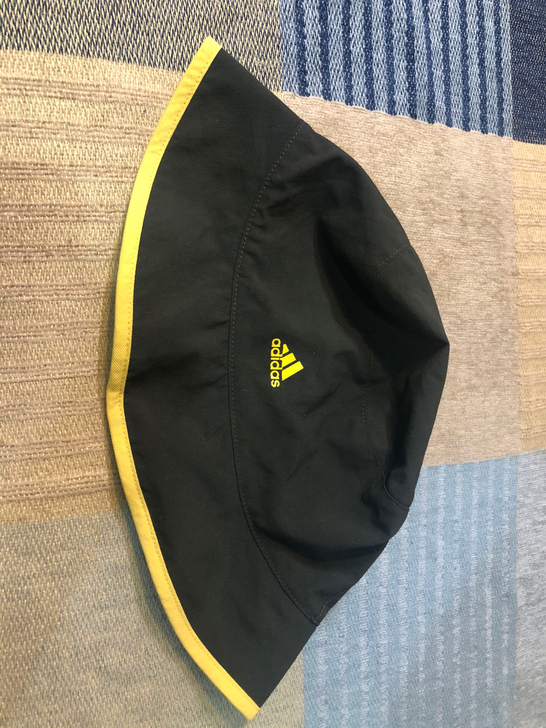 复古 adidas渔夫帽 里面是网眼...