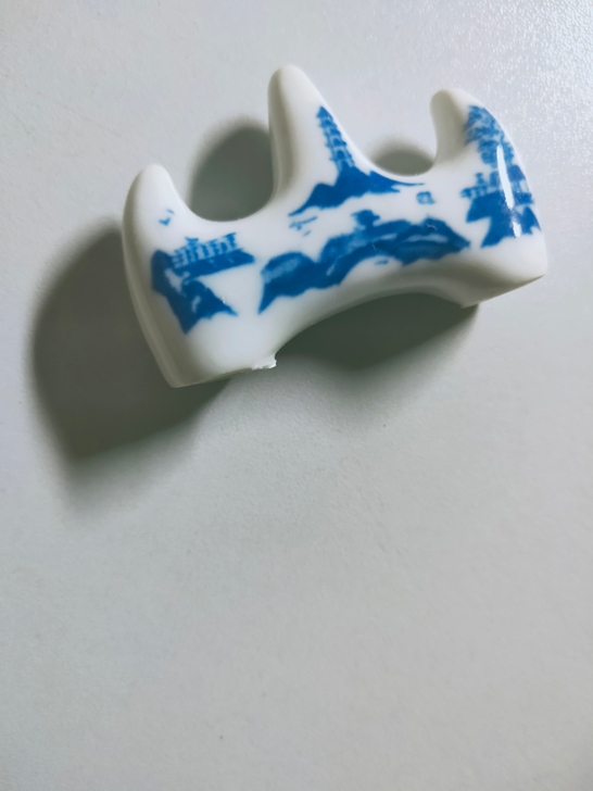 毛笔架,山水青花瓷