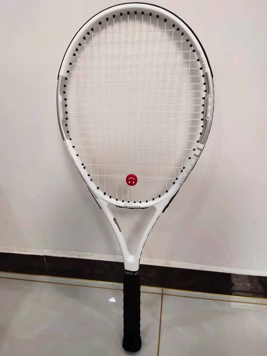 Wilson，大学生着急卖，99新。正品保...