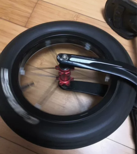 平衡车，镁铝合金的车架，孩子身高不到80c...