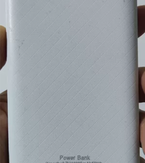 公司发的充电宝 1万毫安   基本没用过 ...