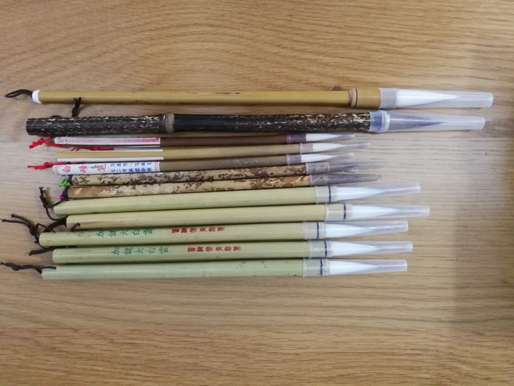 毛笔一套出售 包邮!一支大楷羊毫,一支紫竹...