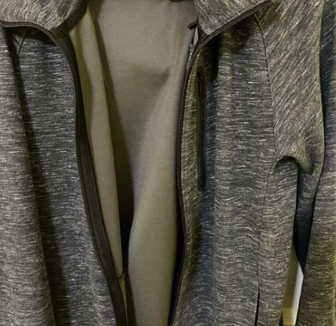 优衣库男士运动休闲套外套 颜色见图 尺码M...