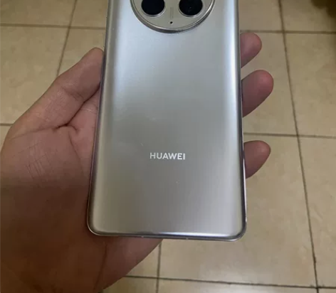 华为mate50pro冰霜银256 10月...