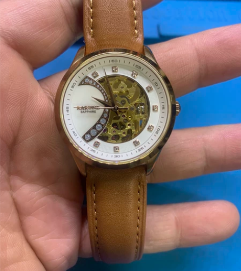 雷诺 女款机械表 成色新 走时正常 便宜出...