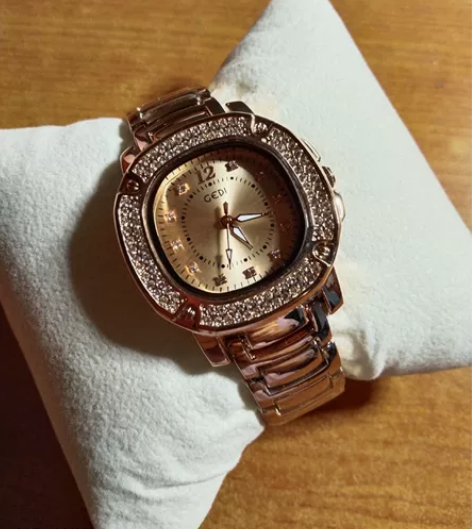歌迪石英手表，专柜正品，全新，无使用痕迹。...