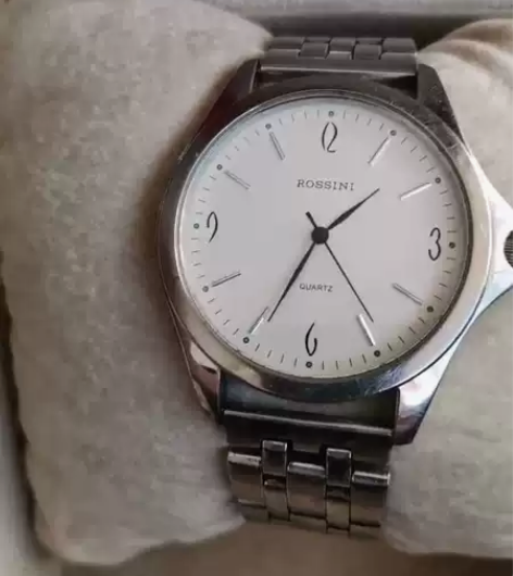 罗西尼石英男表，尊贵典雅。全钢腕表。新换索...