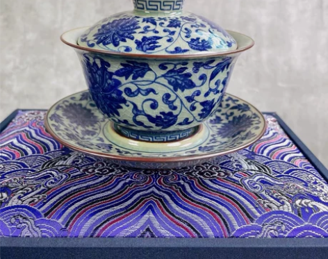 景德镇陶瓷缠枝三才盖碗青花瓷高档礼品瓷功夫...