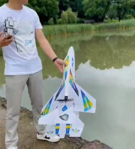 航模苏27  空机加小配件35、PNP13...