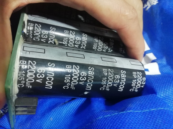 22000Uf  63V功放前级大电容10...
