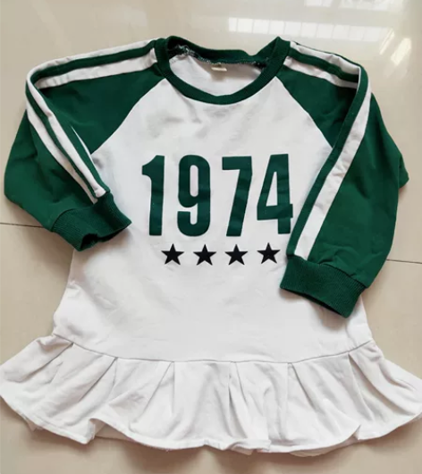 100码儿童休闲T恤裙。衣服是从母婴店里买...