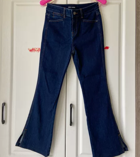 全新牛仔裤 仅过水 裤脚开衩是亮点 ONL...