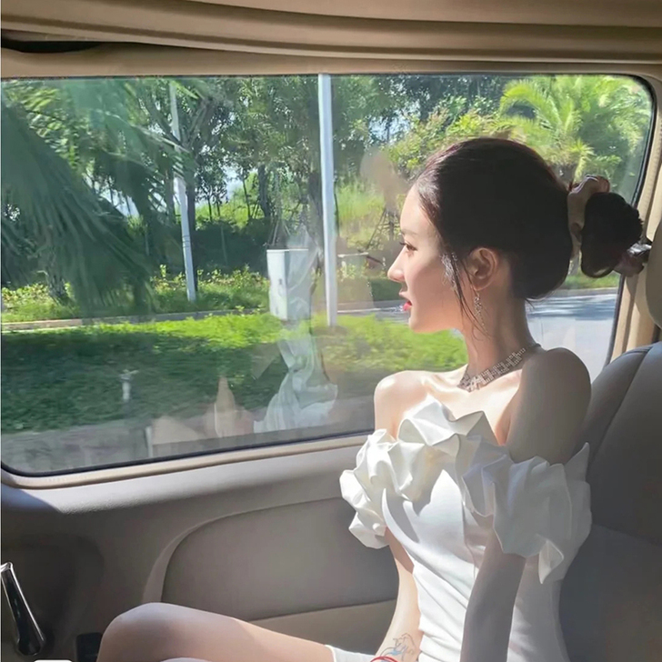 一字肩连衣裙，全新没穿过