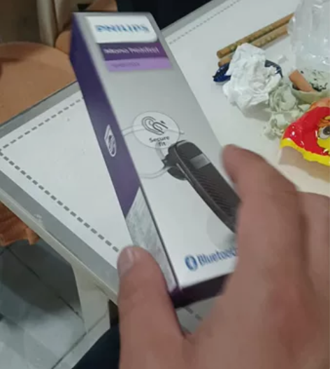 飞利浦蓝牙耳机，功能正常，99新。三个耳帽...