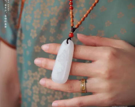 保真天然和田玉吊坠羊脂白玉莲花荷花玉雕挂件...