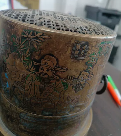 清晚 铜制熏香炉一只l丶人物形象生动逼真是...