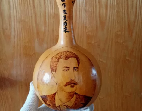 纯手工绘画：前面法国批判现实主义作家莫泊桑...