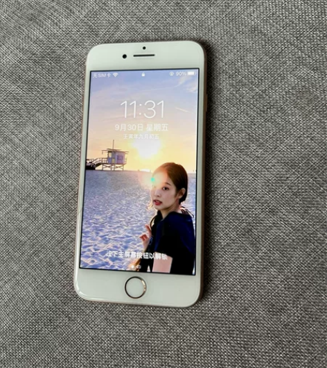 苹果8 64g 美版卡贴，成色如图 爱思全...
