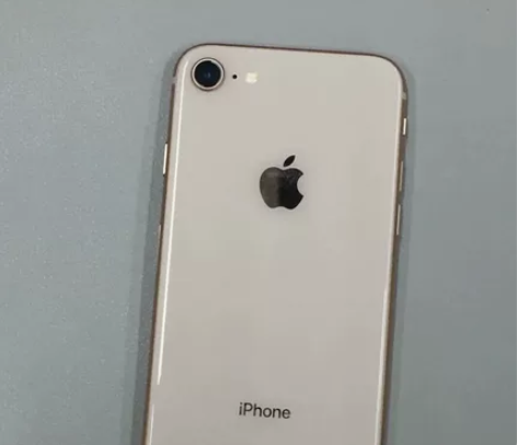 iPhone 8。 64G 感兴趣的话点“...
