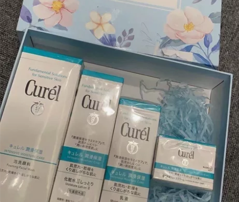 全新未拆封！日本珂润保湿面霜，滋润紧致改善...